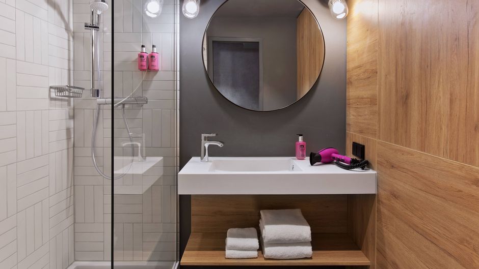 MOXY Berlin Humboldthain Park Room