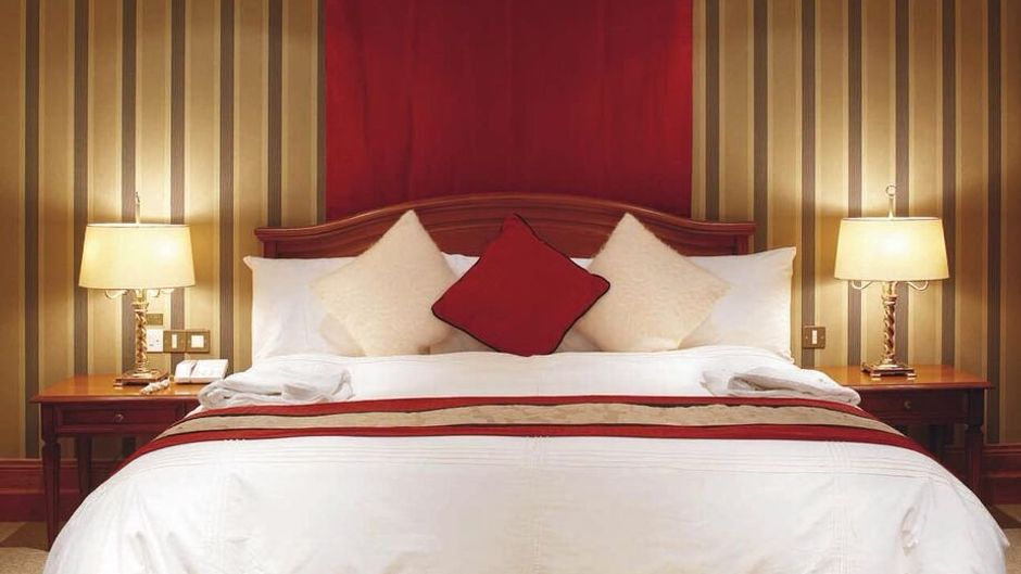 Killarney Plaza Hotel & Spa Suite