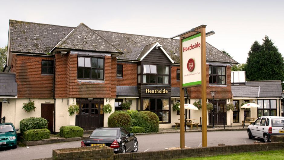 Premier Inn Epsom South Exterior