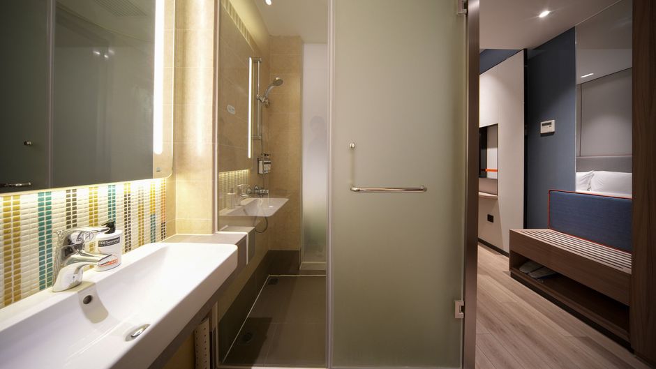 Holiday Inn Express Shanghai Pujiang Room