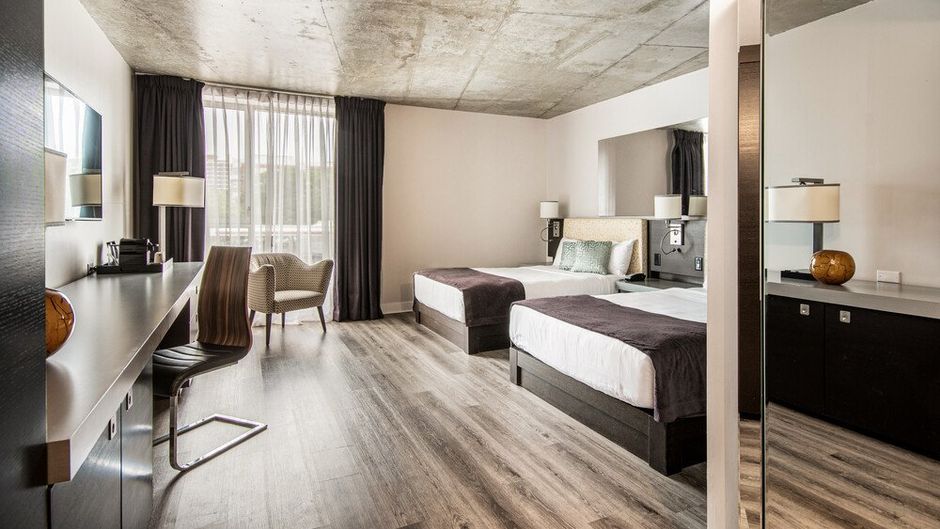 Hotel 10 Room