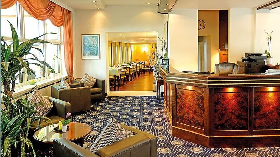 Hotel Allegro Lobby