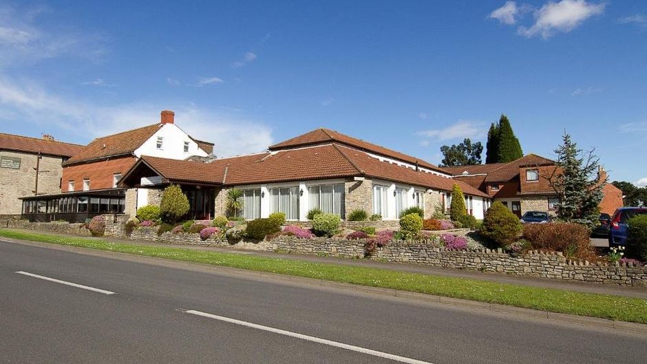 Almondsbury Interchange Hotel Exterior