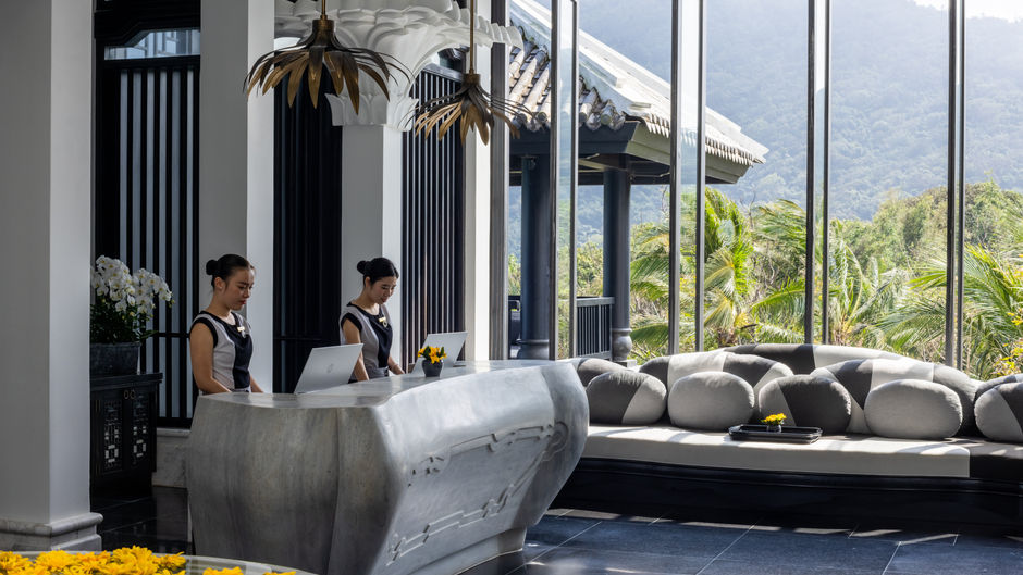 Intercontinental Sun Peninsula Resort Lobby
