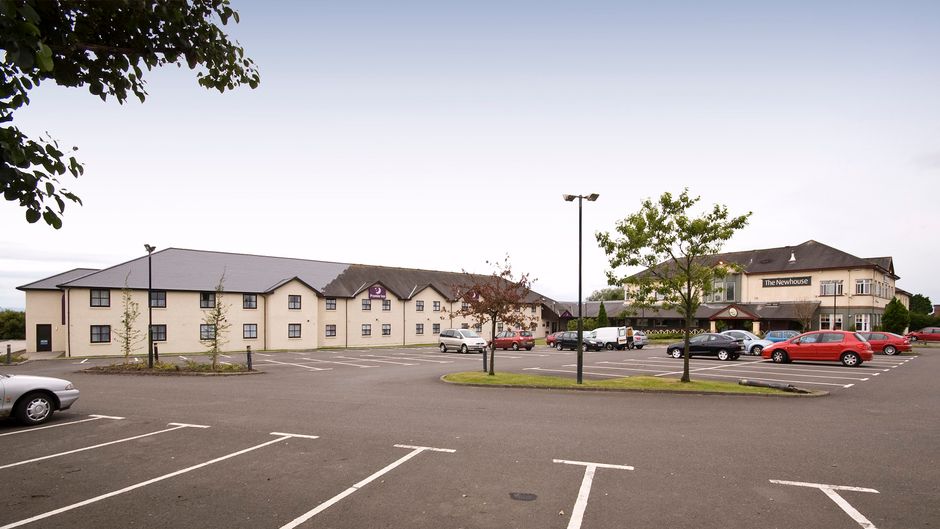 Premier Inn Glasgow (Motherwell) Exterior