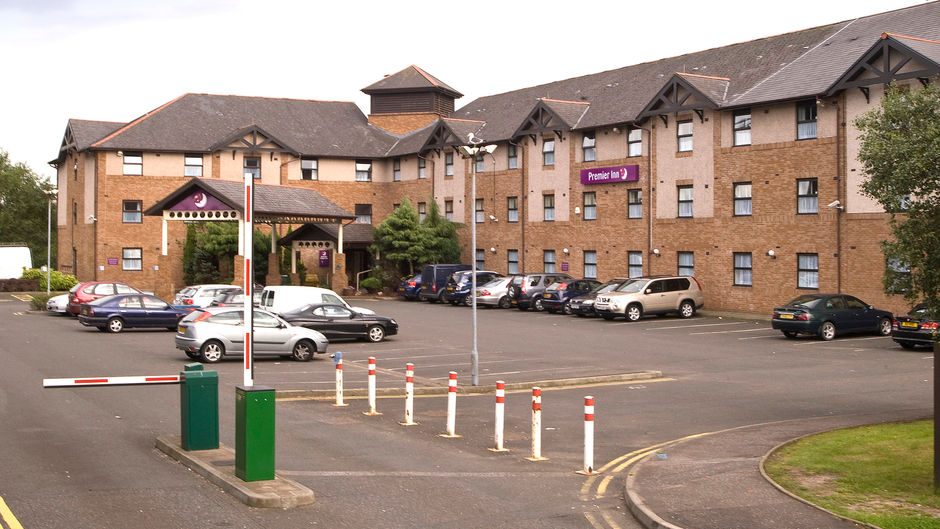 Premier Inn Glasgow Airport Exterior