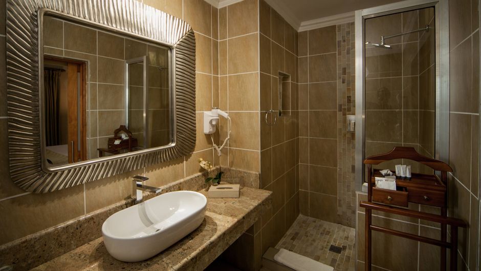 Fairview Hotel & Conference Center Room