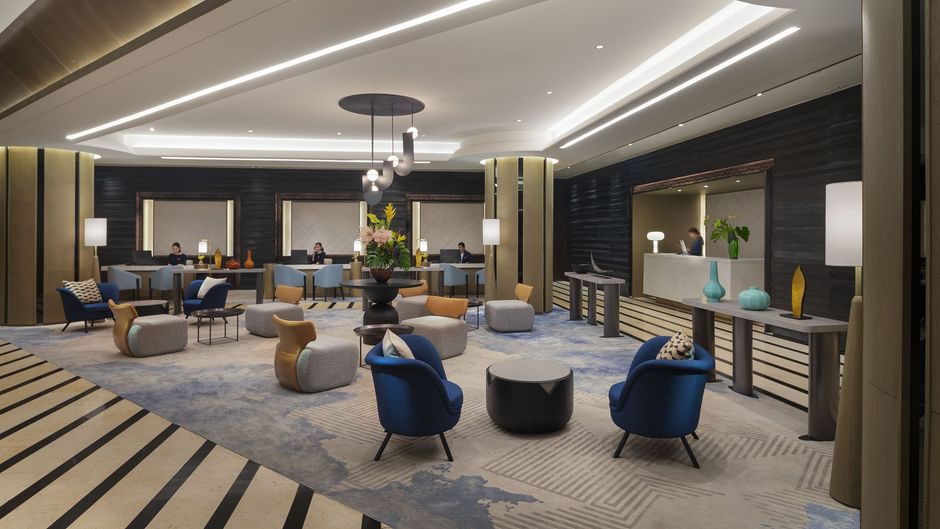 Crowne Plaza Bangkok Lumpini Park Lobby