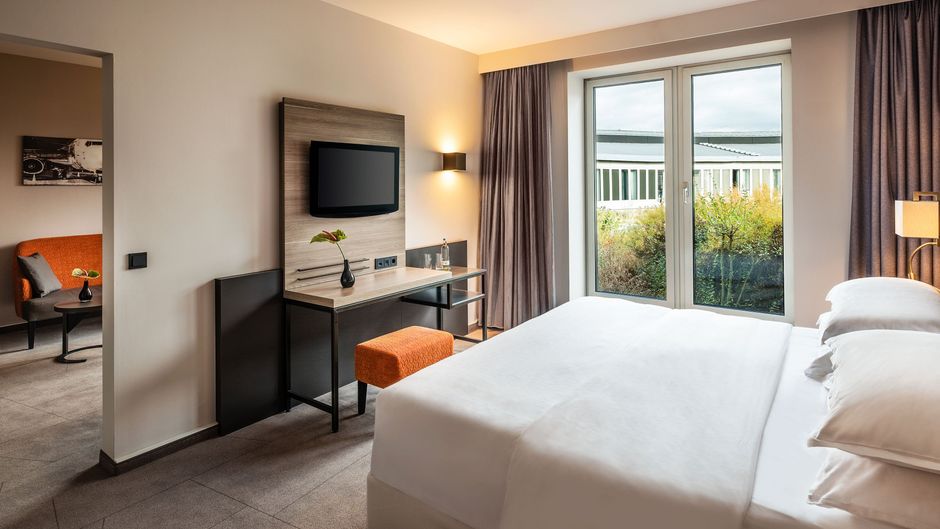 Sheraton Duesseldorf Airport Hotel Suite