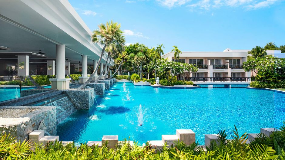 Sheraton Hua Hin Resort & Spa Pool