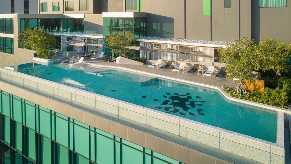 Holiday Inn & Suites Siracha Laemchabang Pool