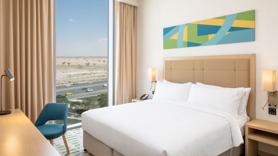 Holiday Inn & Suites Dubai Science Park Suite