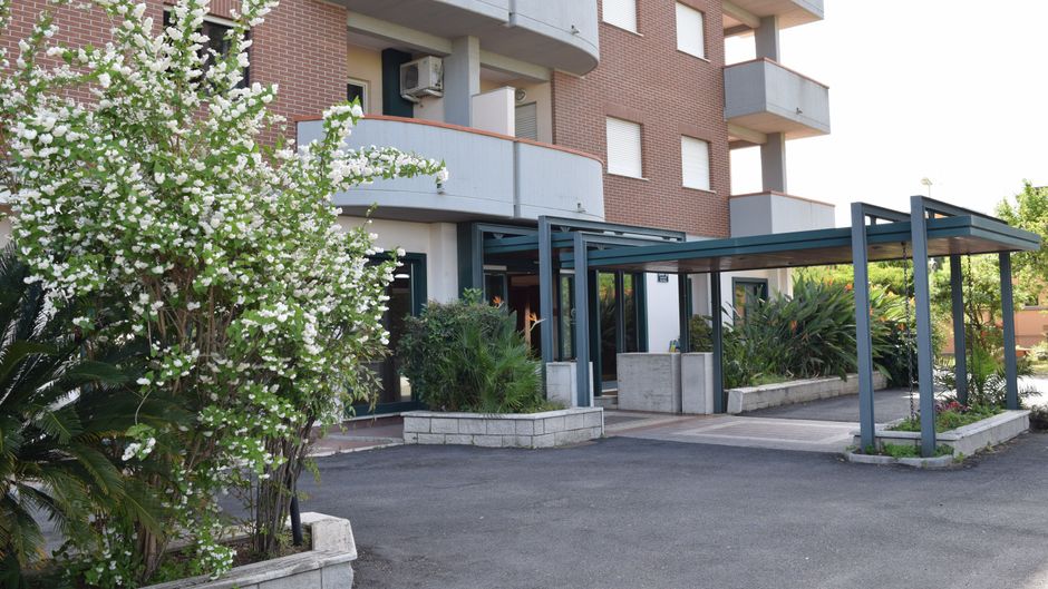 Hotel Palace 2000 Exterior