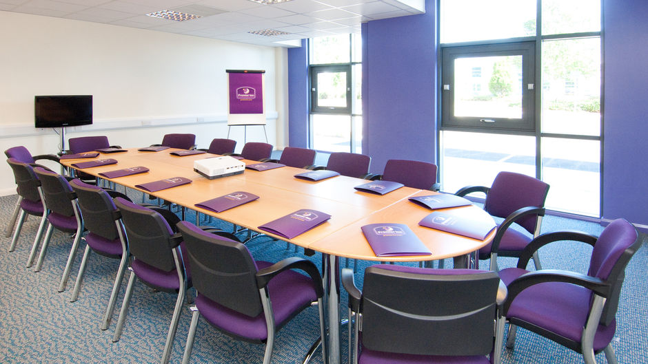Premier Inn Gatwick Airport Manor Royal Meeting