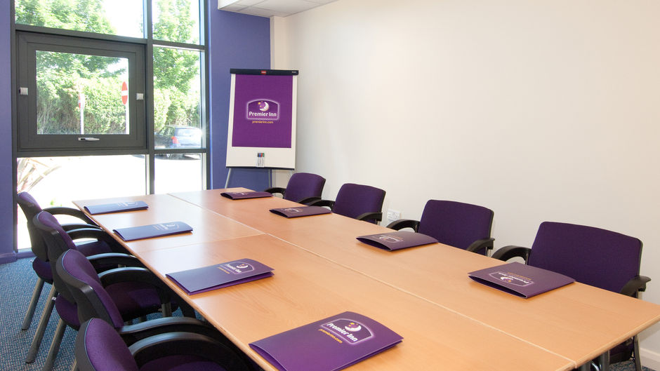Premier Inn Gatwick Airport Manor Royal Meeting