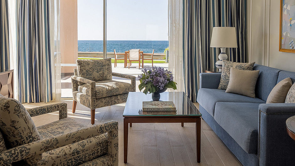 Four Seasons Hotel Alexandria Room