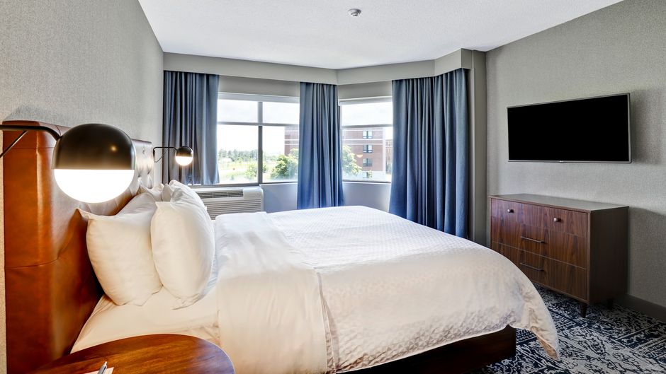 Four Points St Catherines Niagara Suites Suite