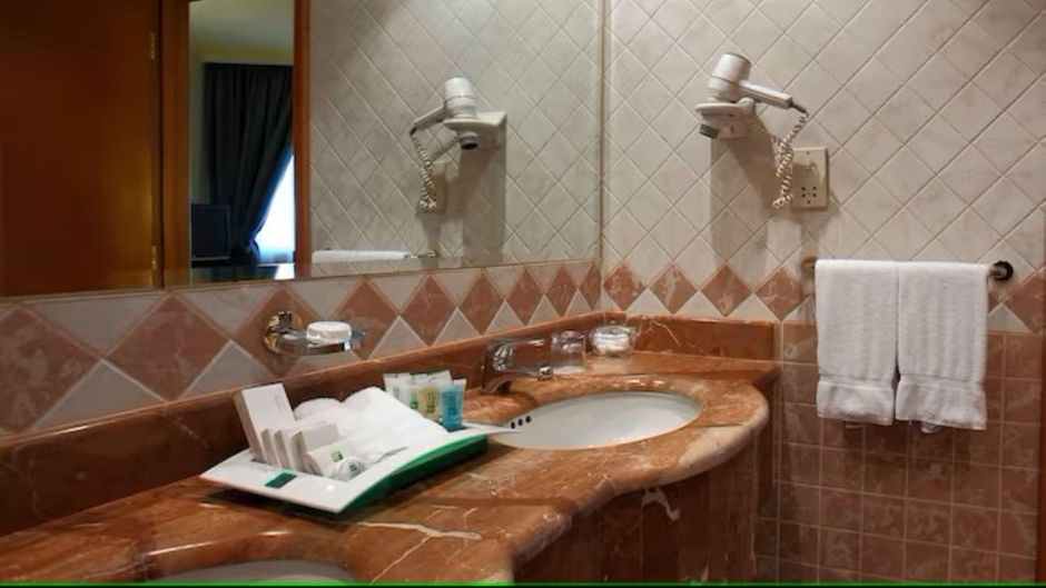 Holiday Inn Al Khobar Room