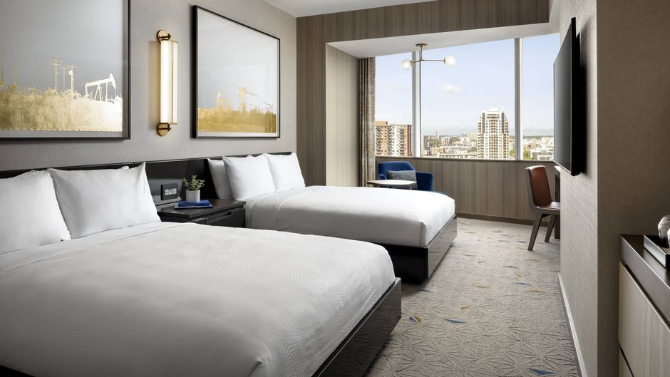 JW Marriott Edmonton ICE District Room