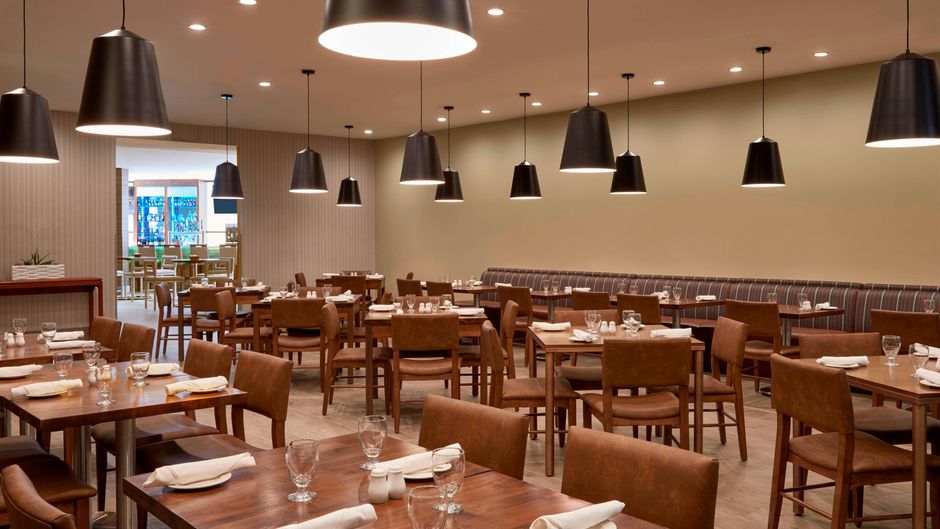 Four Points by Sheraton Toronto Airport Restaurant