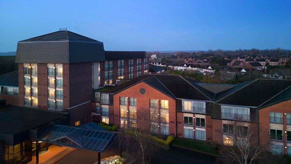 Delta Hotels Heathrow Windsor Exterior