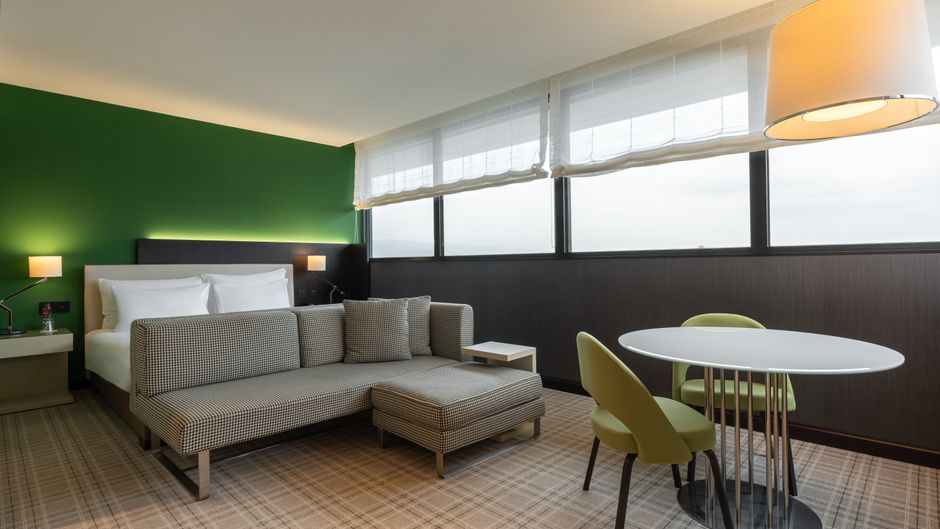 Crowne Plaza Geneva Room