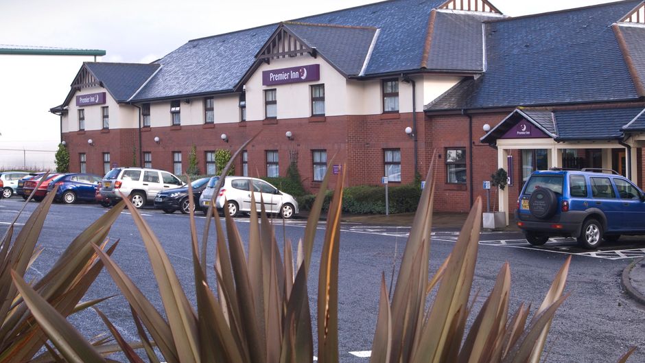 Premier Inn Greenock Exterior