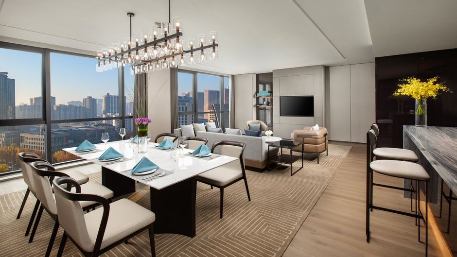 Crowne Plaza High Tech Zone Suite