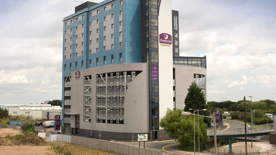 Premier Inn Hull City Centre Exterior