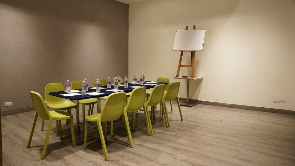 Holiday Inn Express Hyderabad Hitec City Meeting