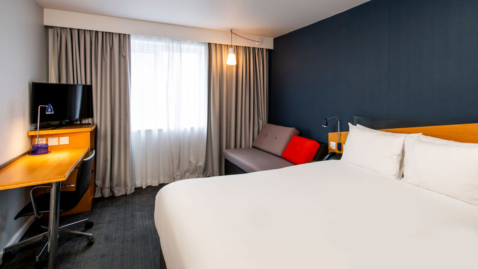 Holiday Inn Express Stirling Room