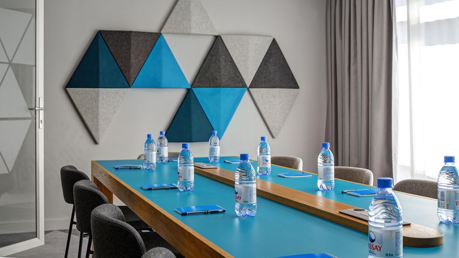 Holiday Inn Express Astana - Turan Meeting