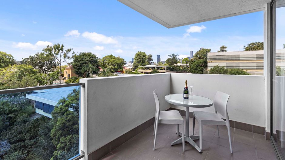Quest Kelvin Grove Room