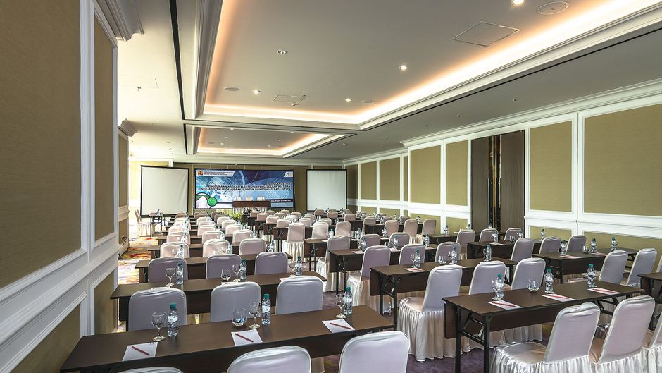 Oakwood Hotel & Residence Surabaya Meeting