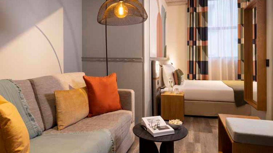 La Belle Ville Room