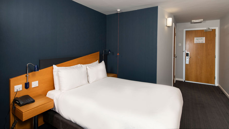 Holiday Inn Express Lichfield Hotel Room