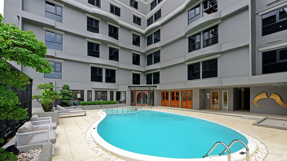 Oakwood Hotel & Residence Bangkok Pool