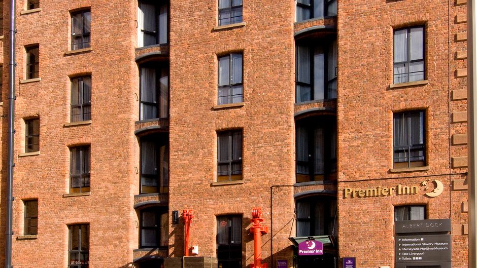 Premier Inn Liverpool Albert Dock Exterior