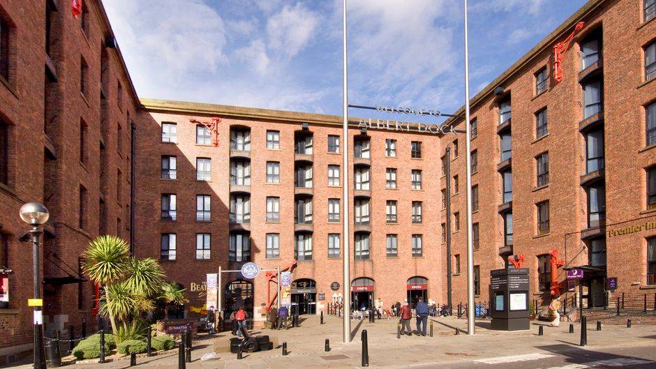 Premier Inn Liverpool Albert Dock Exterior