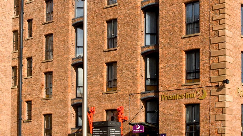Premier Inn Liverpool Albert Dock Exterior