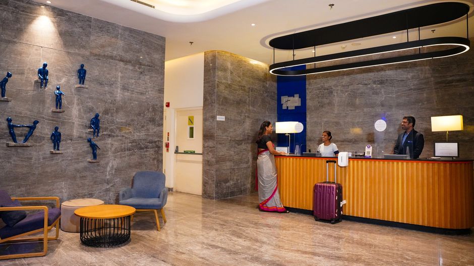 Holiday Inn Express Hyderabad Hitec City Lobby