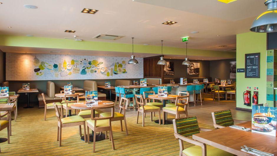 Premier Inn Luton Town Centre Restaurant