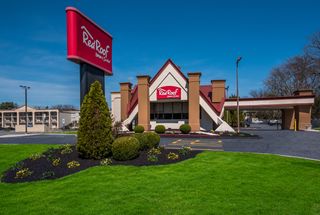 Red Roof Inn & Suites Newark-University