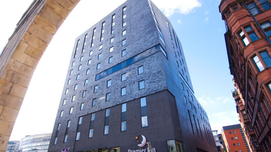 Premier Inn Manchester C. C. Piccadilly Exterior