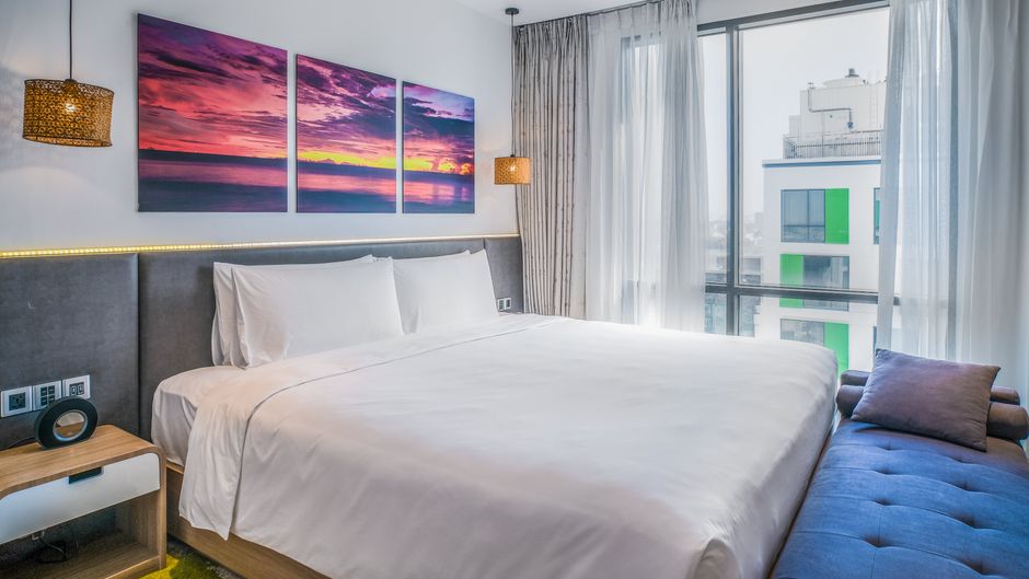 Holiday Inn & Suites Saigon Airport Suite
