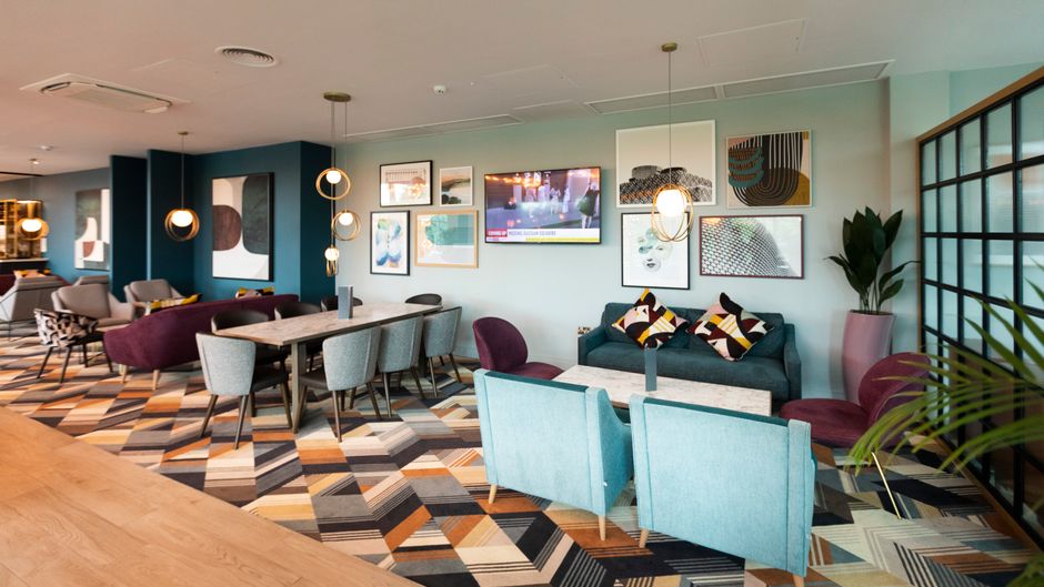 Crowne Plaza Hotel Birmingham NEC Lobby