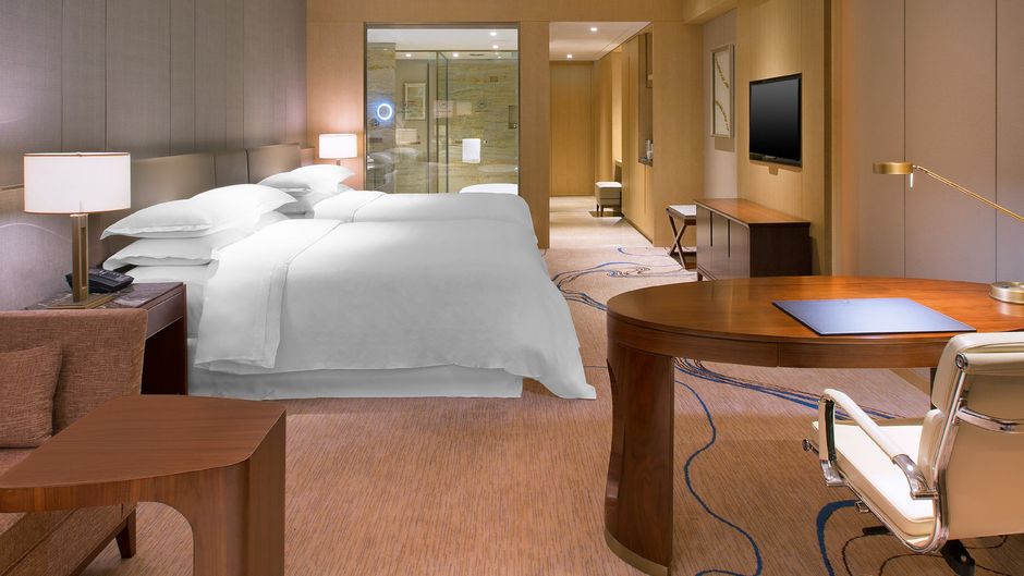 Sheraton Zhanjiang Hotel Room