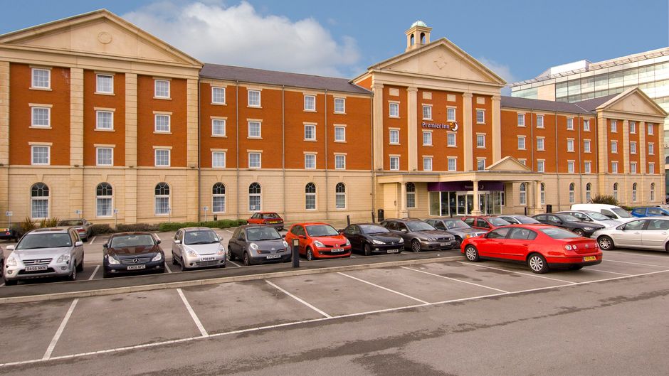 Premier Inn Manchester Trafford Centre W Exterior