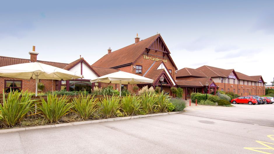 Premier Inn Mansfield Exterior