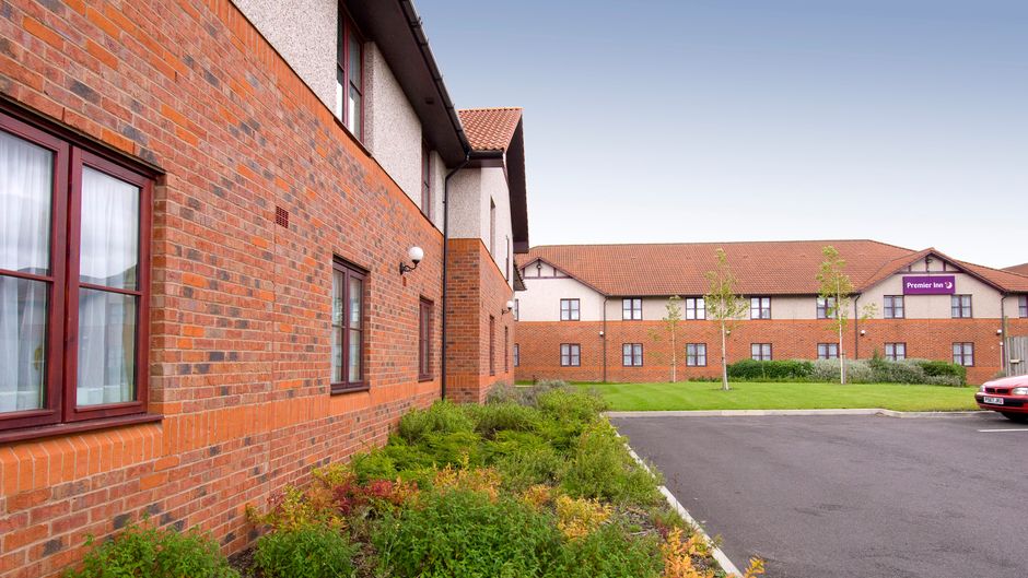Premier Inn Mansfield Exterior